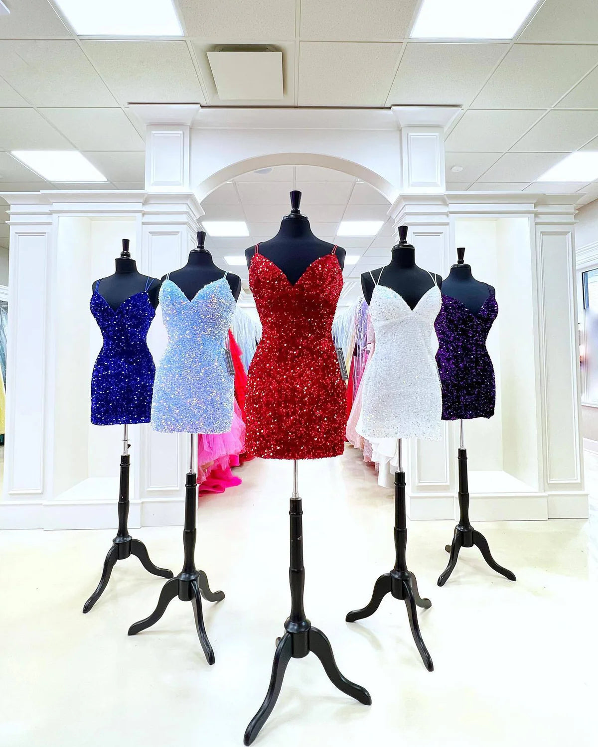 Aimishang Charming Sheath Straps V-neck Sequin Homecoming Dress Sexy Graduation Dress Short Birthday Party Dress