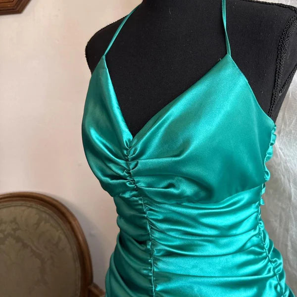 Aimishang Elegant Sheath Halter V Neck Satin Pleated Ruffled Homecoming Dress Short Beach Dress Simple Party Dress