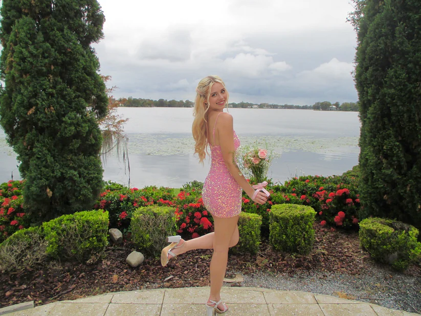 Aimishang Sweetheart Sheath Spaghetti Straps Short Sparkly Prom Dress Cute Homecoming Dress Lovely Birthday Party Dress