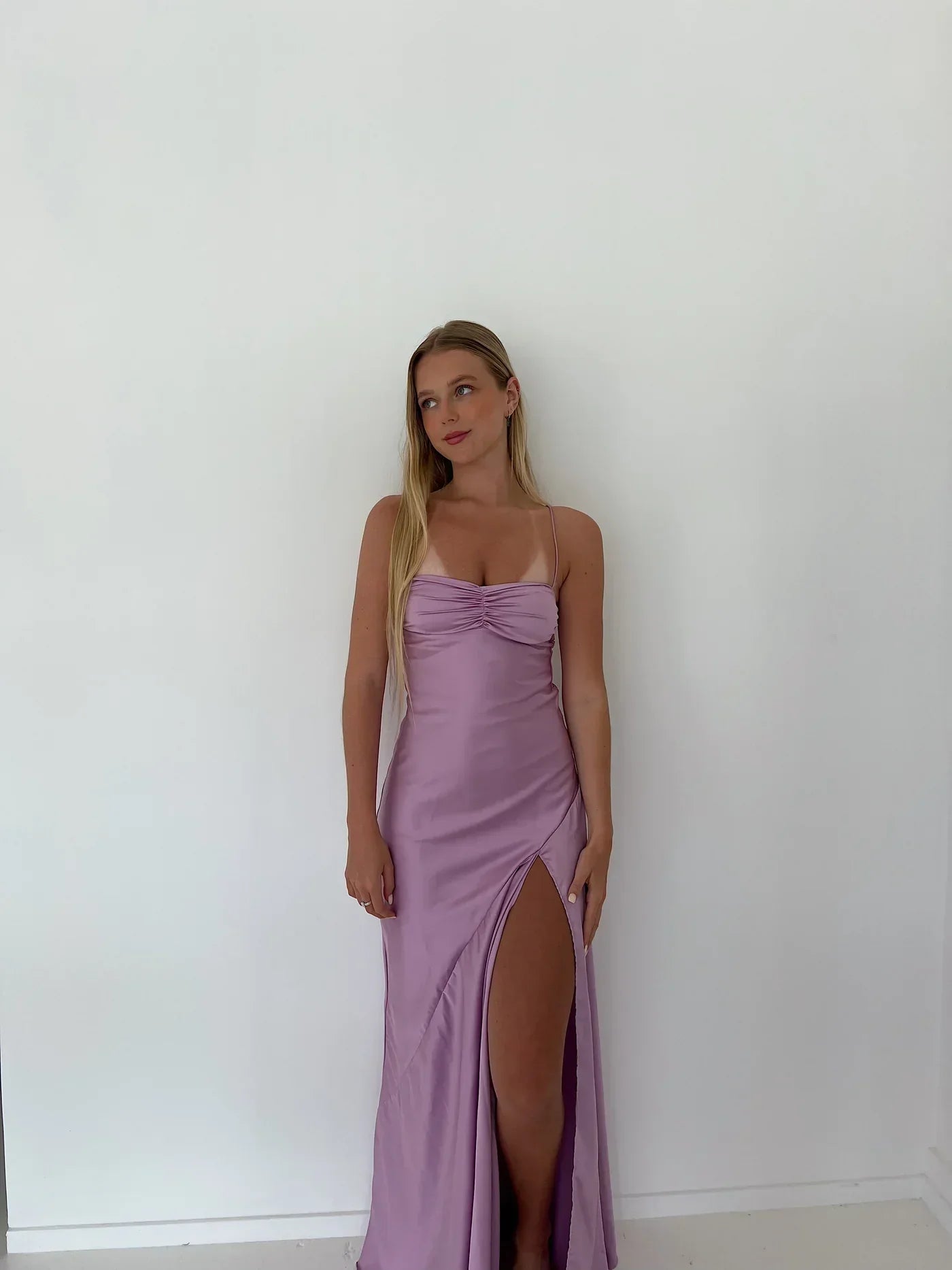Aimishang Elegant Evening Dresses Spaghetti Straps Long Prom Dress Satin Simple Formal Party Dress With Slit