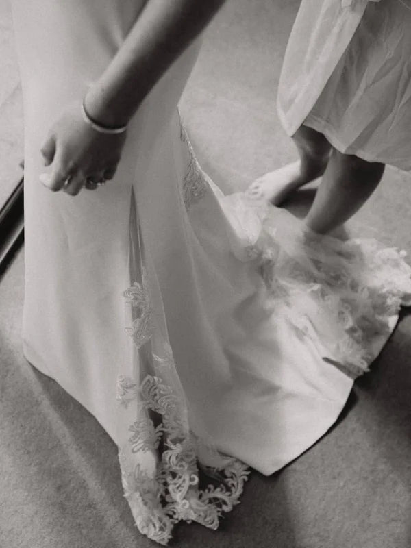 Exquisite Sheath Satin Wedding dresses Lace With Sequins Beads Bridal Gowns Elegant