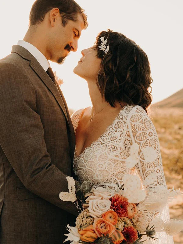 Wonderful Longsleeves Illusion V-neck Lace Wedding Dresses A-Line Backless Bridal Gowns Charming