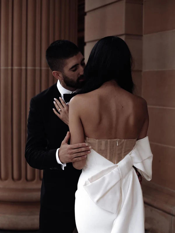 Unique Satin Strapless Floor-length Sheath Bridal Gowns Off Shoulder Wedding Dress With Bow