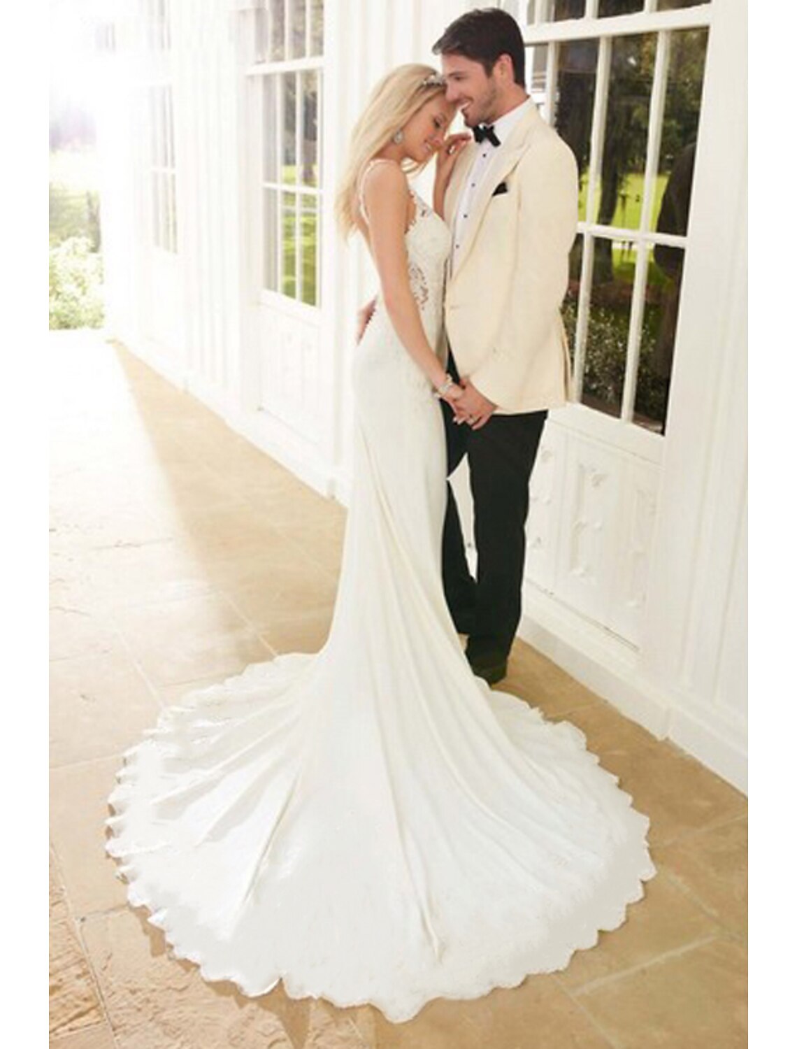 Aimishang Engagement Open Back Sexy Formal Wedding Dresses Mermaid / Trumpet V Neck Sleeveless Chapel Train Lace Bridal Gowns With Appliques 2023 Summer Wedding Party