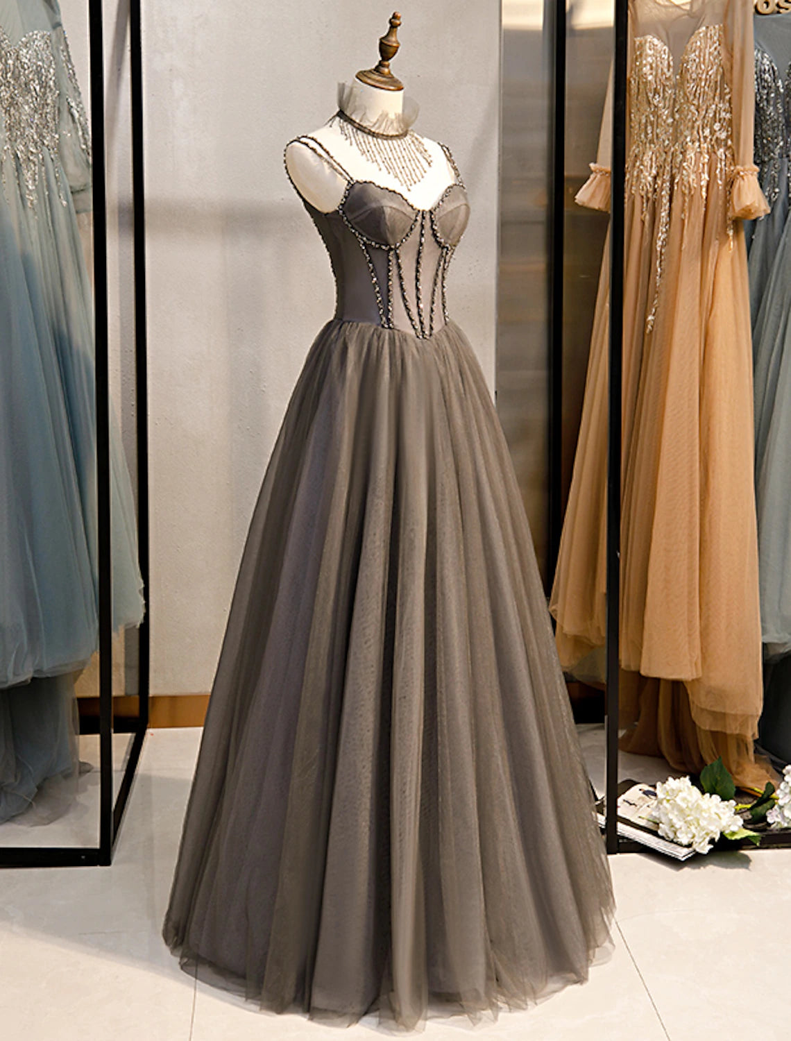 Aimishang A-Line Prom Dresses Open Back Dress Formal Wedding Guest Floor Length Sleeveless Spaghetti Strap Tulle Without Neck accessories