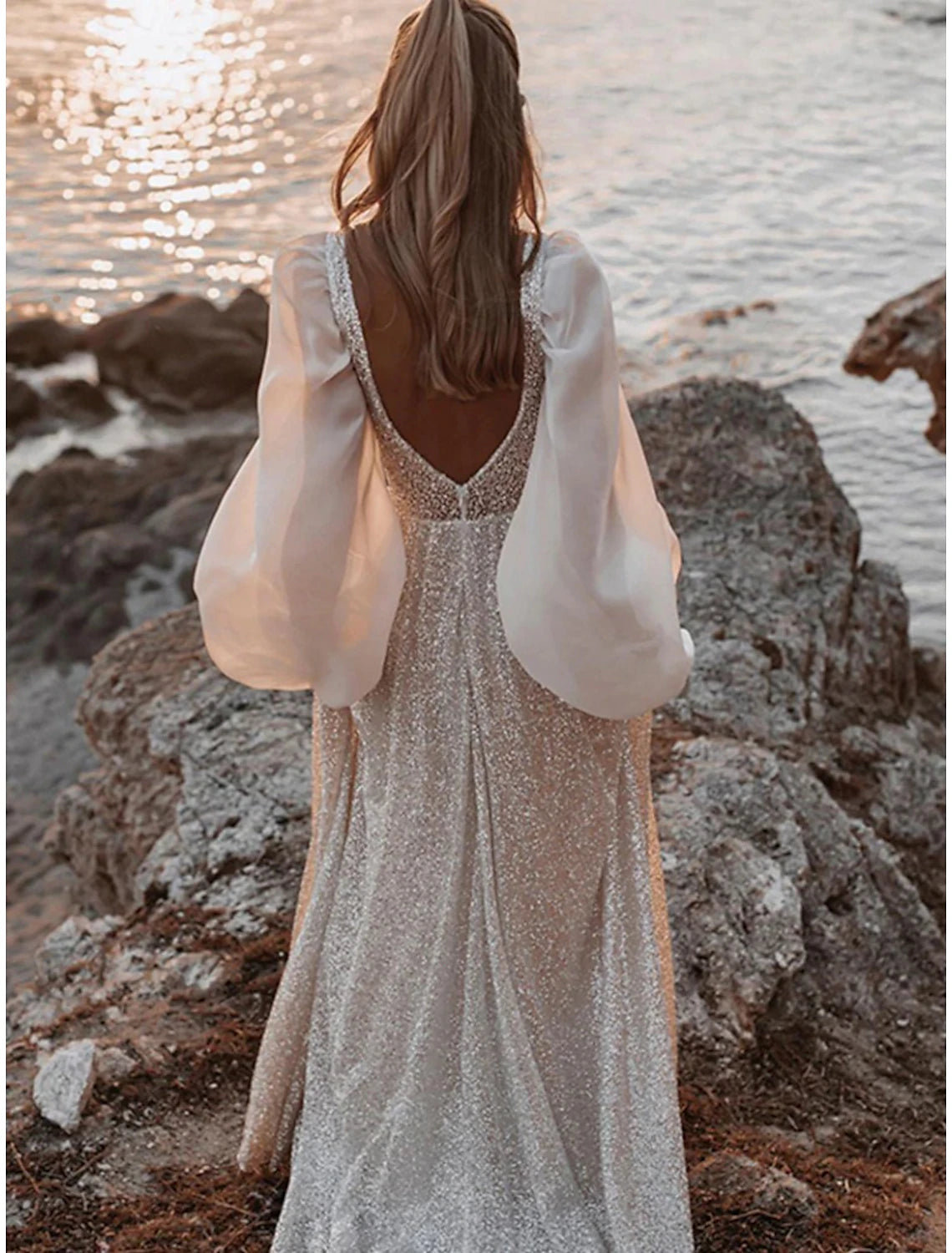 Aimishang Beach Open Back Boho Wedding Dresses A-Line V Neck Long Sleeve Sweep / Brush Train Sequined Bridal Gowns With Pleats 2023 Summer Wedding Party