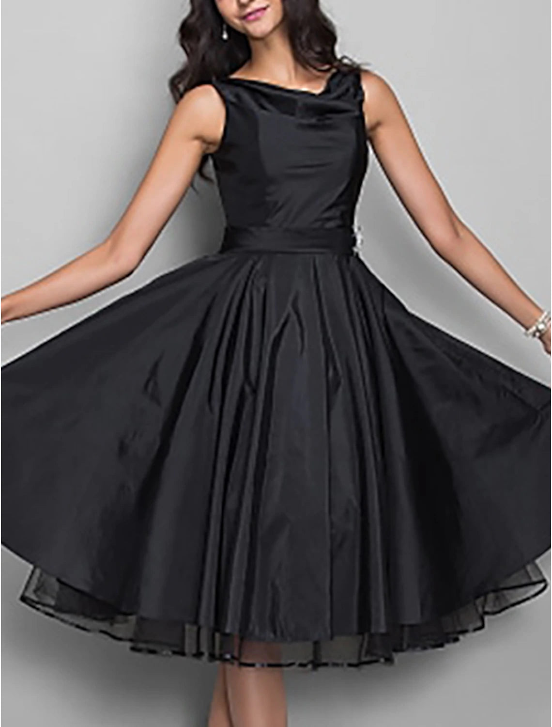 Aimishang A-Line Cocktail Black Dress Plus Size Vintage Dress Halloween Wedding Guest Knee Length Sleeveless V Neck Taffeta with Pleats Crystals