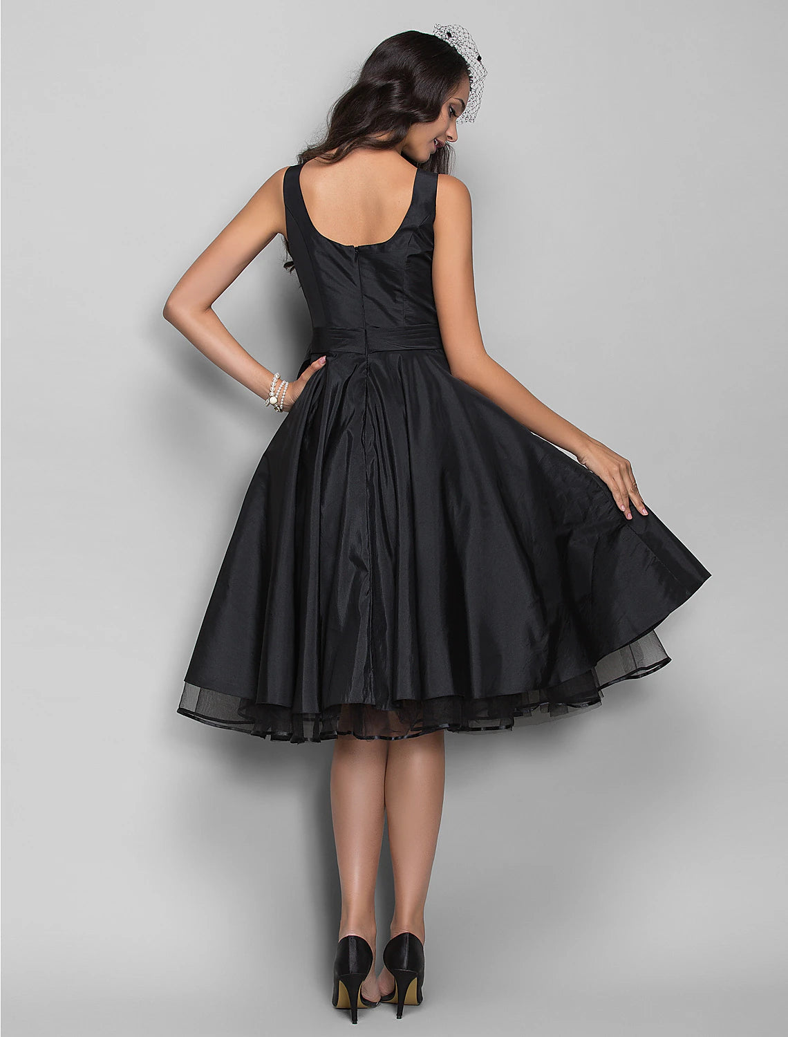 Aimishang A-Line Cocktail Dresses Vintage Dress Halloween Knee Length Sleeveless V Neck Taffeta with Pleats Crystals
