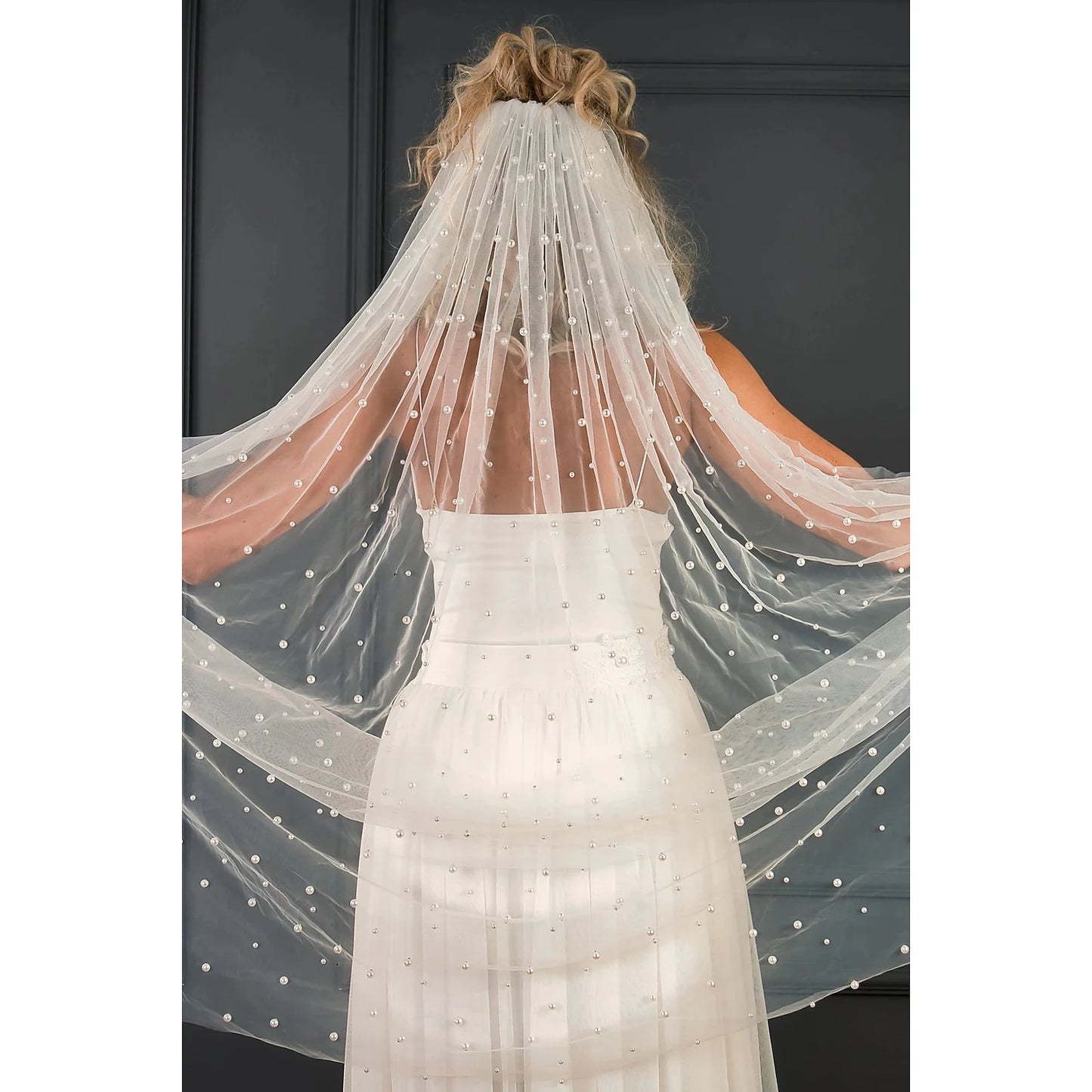 Wholesale One-tier Simple / Pearls Wedding Veil Chapel with Pearl Tulle