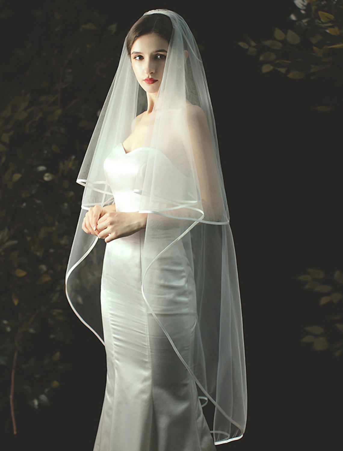 Wholesale Two-tier Stylish Wedding Veil Chapel Veils with Solid Tulle