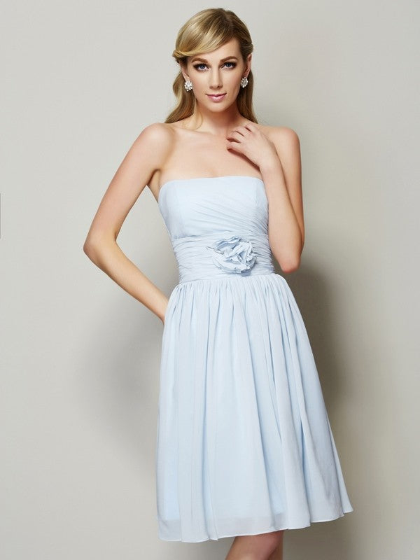 Wholesale A-Line Chiffon Strapless Sleeveless Knee-Length With Hand-Made Flower Bridesmaid Dresses