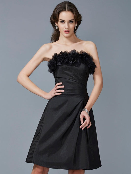 Wholesale Sheath Taffeta Strapless Sleeveless Knee-Length With Hand-Made Flower Bridesmaid Dresses