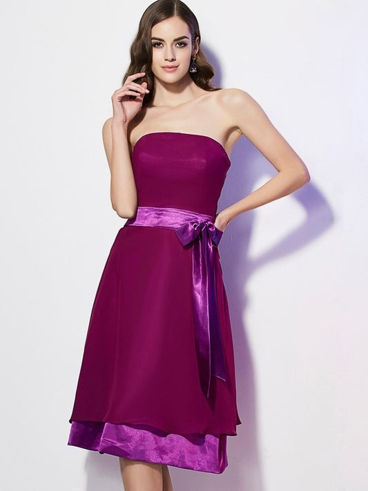 Wholesale A-Line Chiffon Strapless Sleeveless Knee-Length With Bowknot Bridesmaid Dresses