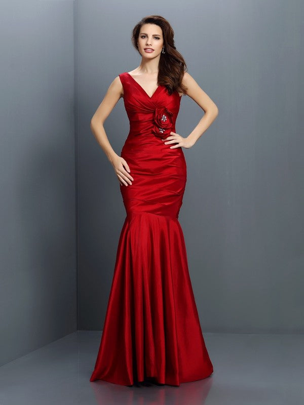 Wholesale Mermaid Taffeta V-neck Sleeveless Floor-Length With Hand-Made Flower Bridesmaid Dresses