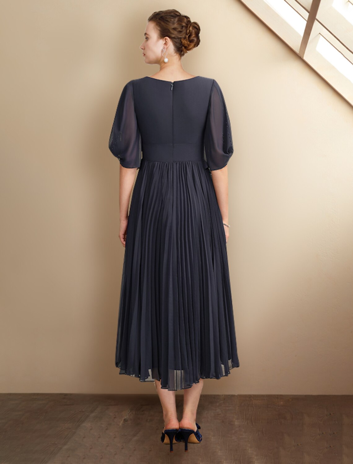 Wholesale A-Line Mother of the Bride Dress Plus Size Elegant V Neck Tea Length Chiffon Half Sleeve with Pleats