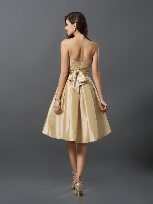 Wholesale A-Line Taffeta Strapless Sleeveless Knee-Length With Ruffles Bridesmaid Dresses