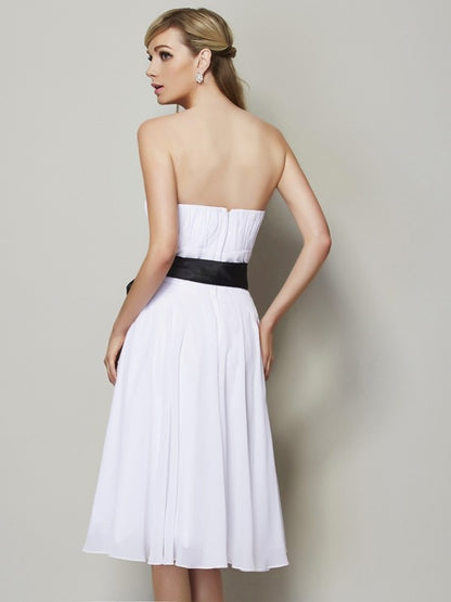 Wholesale A-Line Chiffon Strapless Sleeveless Knee-Length With Sash/Ribbon/Belt Bridesmaid Dresses