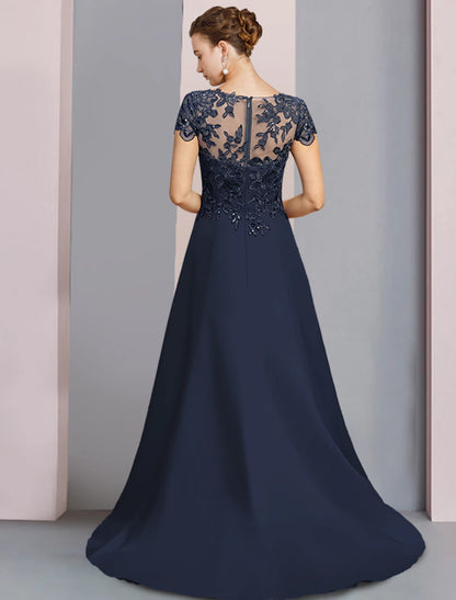 Wholesale A-Line Mother of the Bride Dress Formal Wedding Guest Party Elegant Scoop Neck Sweep / Brush Train Satin Lace Short Sleeve with Sequin Appliques