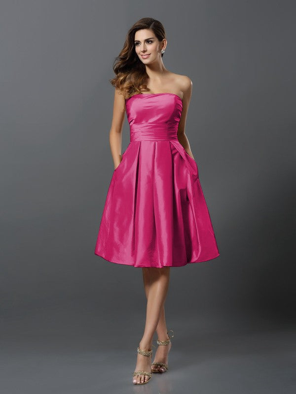 Wholesale A-Line Taffeta Strapless Sleeveless Knee-Length With Ruffles Bridesmaid Dresses