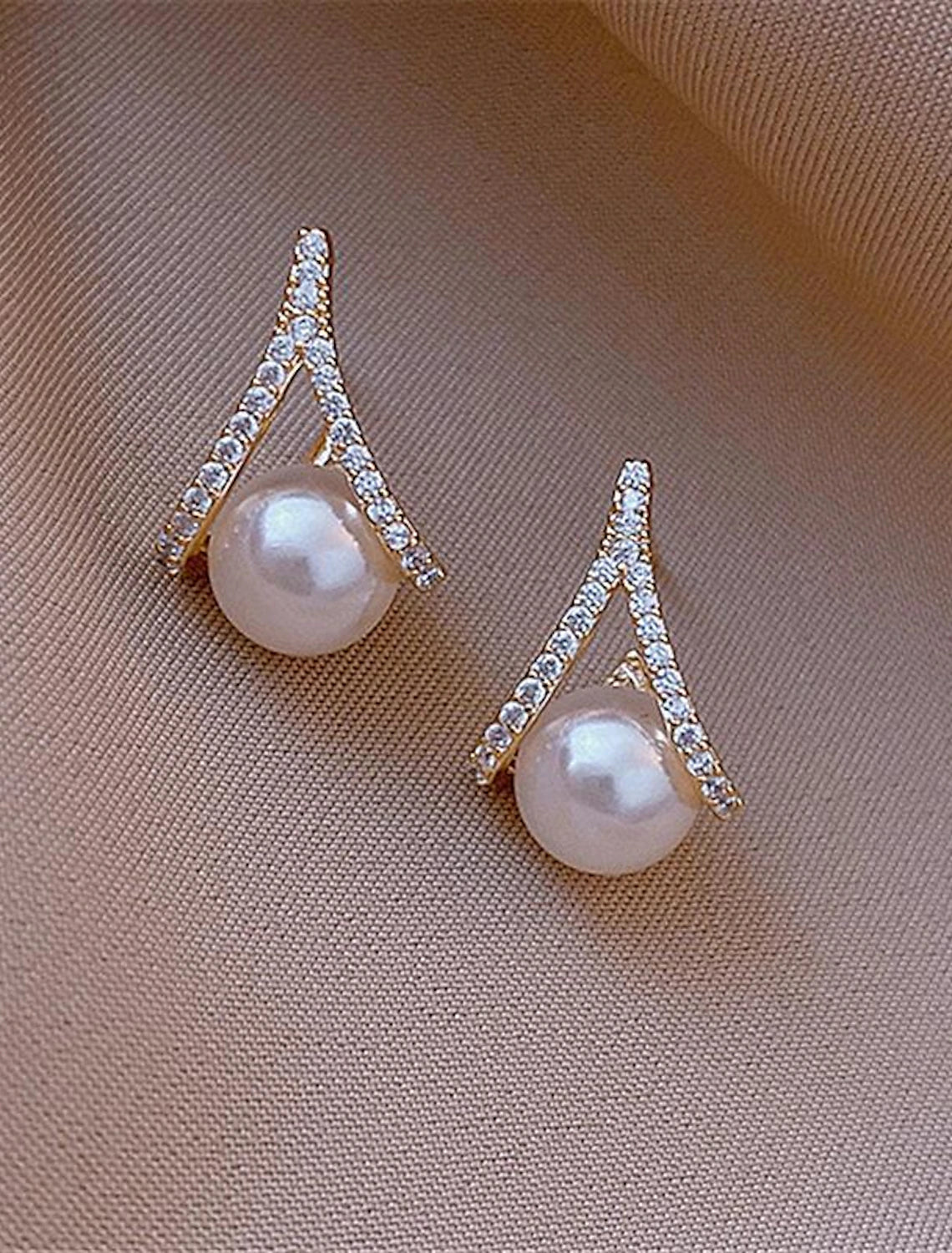 Wholesale Women's Pearl Stud Jewelry Classic Stylish Romantic Earrings Jewelry Silver For Gift Festival 1 Pair