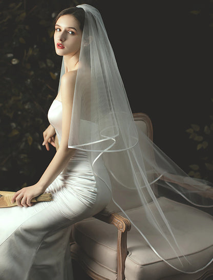 Wholesale Two-tier Stylish Wedding Veil Chapel Veils with Solid Tulle