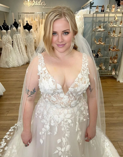 Wholesale Wedding Dress A-Line V-Neck Plus Size With Appliques