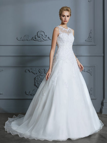 Wholesa Ball Gown Scoop Sleeveless Organza Court Train Applique Wedding Dresses