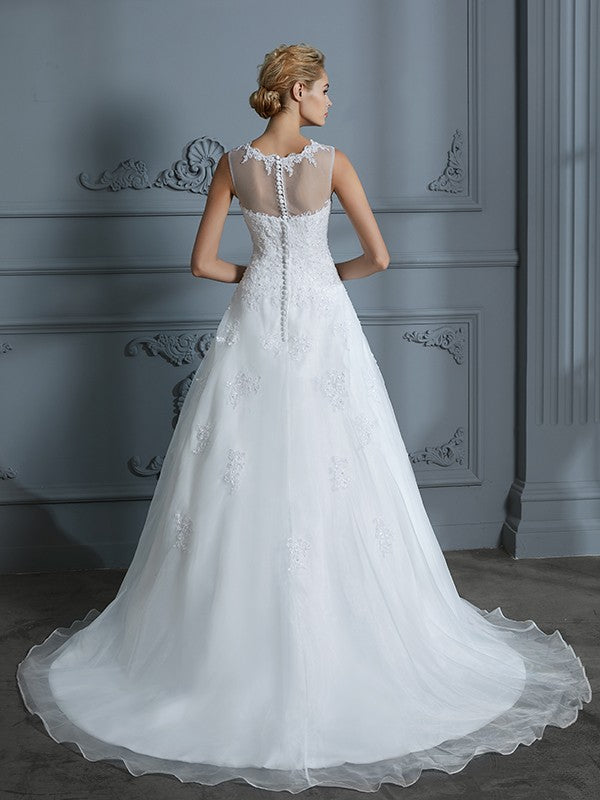 Wholesa Ball Gown Scoop Sleeveless Organza Court Train Applique Wedding Dresses