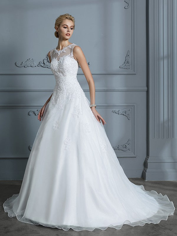 Wholesa Ball Gown Scoop Sleeveless Organza Court Train Applique Wedding Dresses