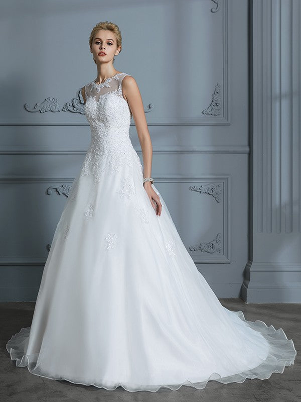 Wholesa Ball Gown Scoop Sleeveless Organza Court Train Applique Wedding Dresses