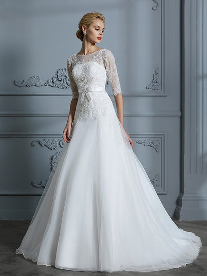 Wholesa A-Line/Princess 1/2 Sleeves Scoop Lace Court Train Tulle Wedding Dresses