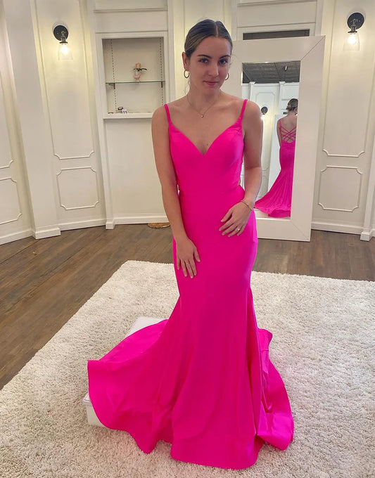 Wholesale Sexy V-neck Halter Backless Long Prom Dress