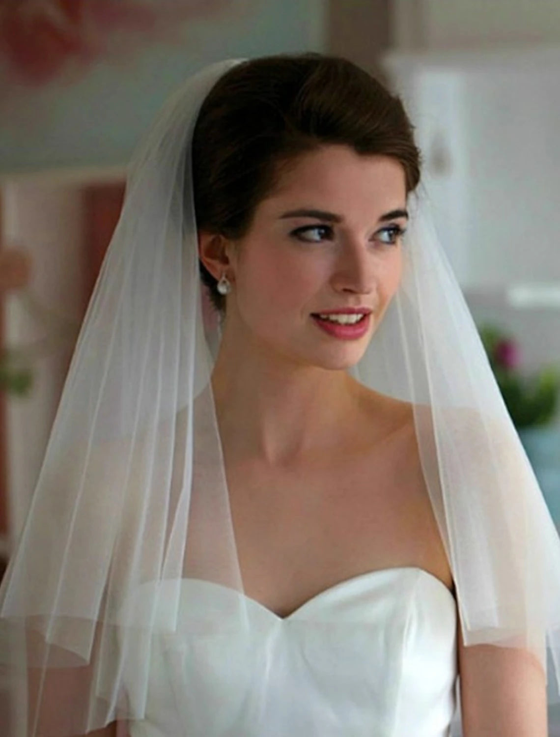 Wholesale Two-tier Classic Style Wedding Veil Shoulder with Pure Color 27.56 in (70cm) Tulle