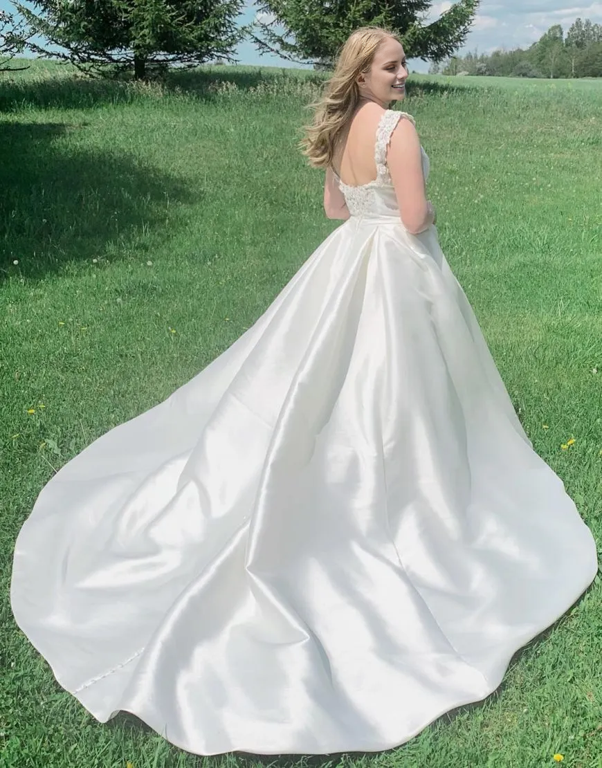 Wholesale Wedding Dress A-line Scoop Neck Court Train Satin