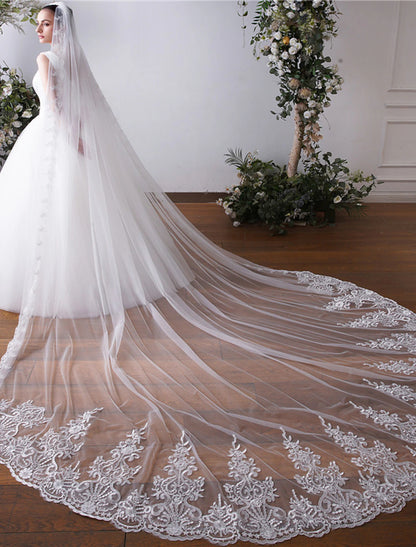 Wholesale One-tier Lace Applique Edge / Lace Wedding Veil Cathedral Veils with Embroidery 118.11 in (300cm) Tulle