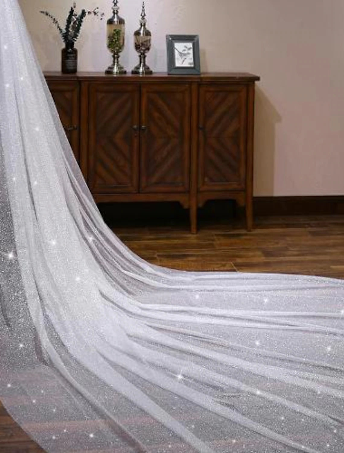 Wholesale One-tier Luxury Wedding Cathedral Veils with Solid Tulle