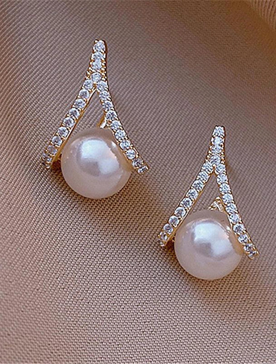 Wholesale Women's Pearl Stud Jewelry Classic Stylish Romantic Earrings Jewelry Silver For Gift Festival 1 Pair