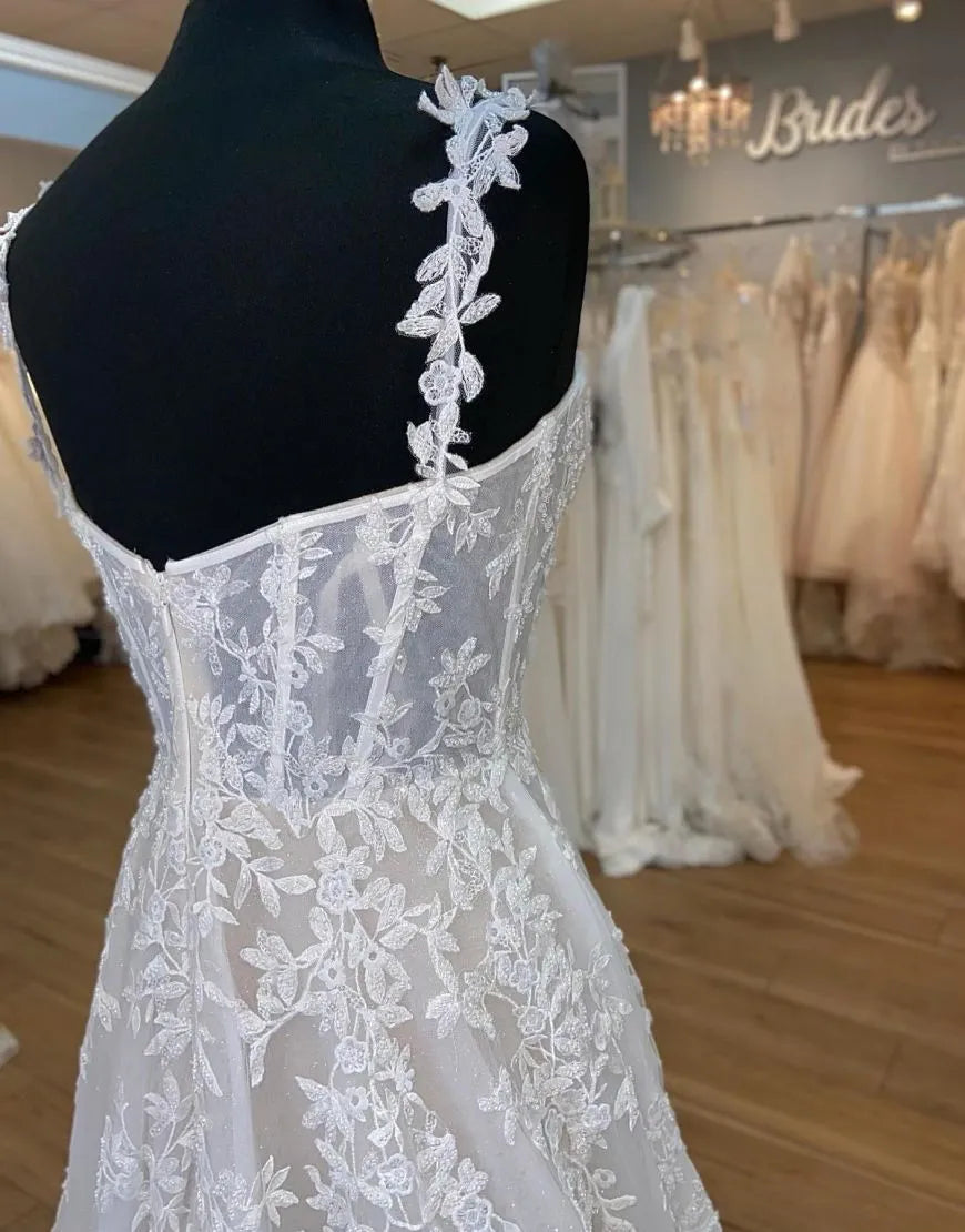 Wholesale Wedding Dress A-Line Spaghetti Straps Zipper Back Court Train With Appliques