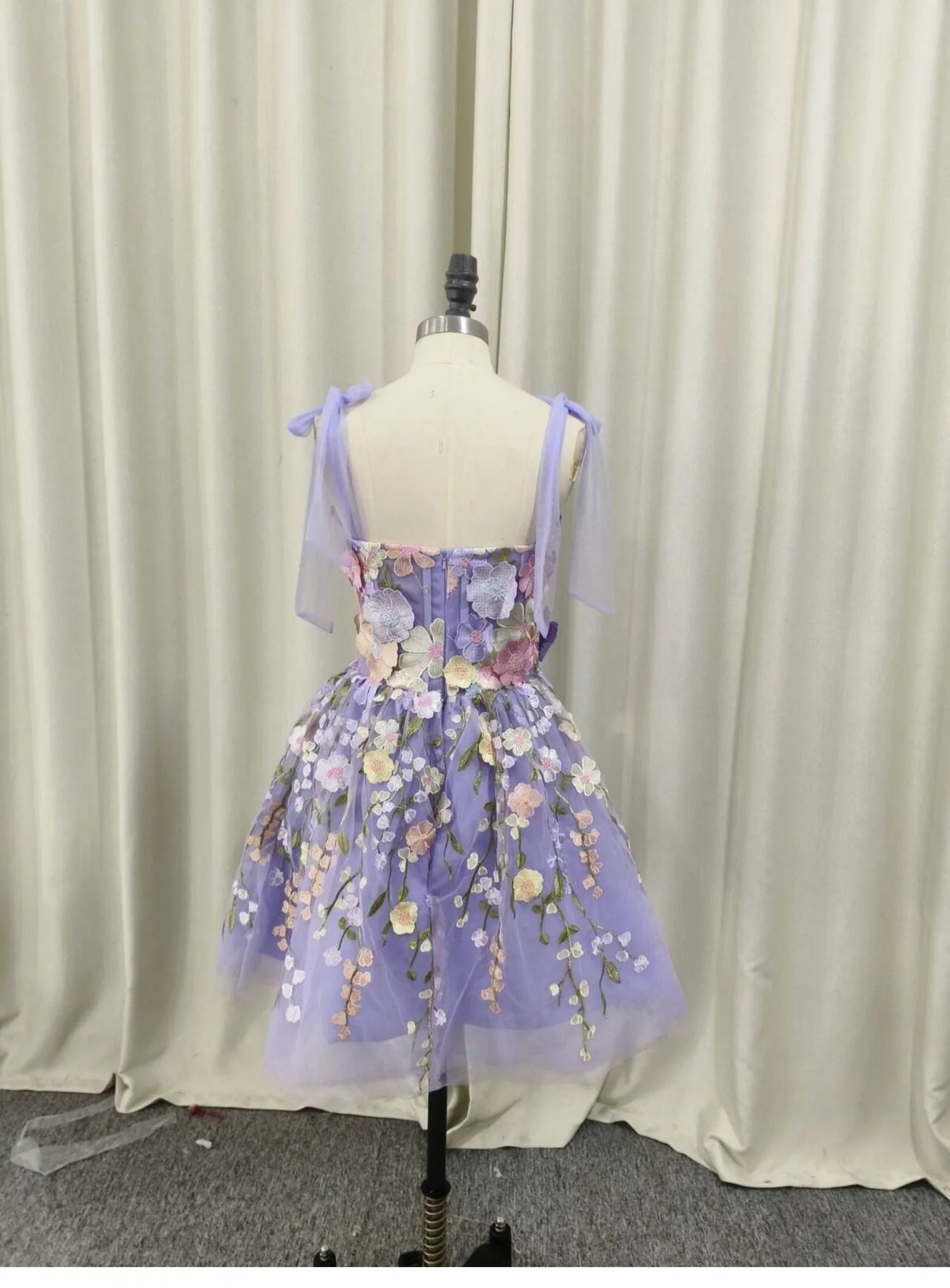 Aimishang Charming A-Line Straps Sleeveless Floral Embroidered Tulle Short Homecoming Party Dress