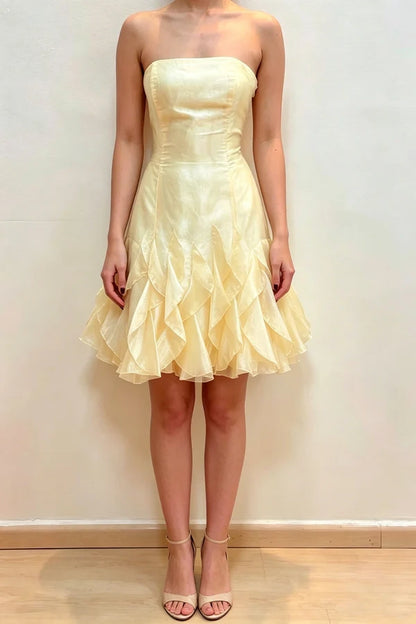 Aimishang Charming A Line Strapless Sleeveless Ruffled Homecoming Dress Chic Formal Prom Dress with Lace-Up Back