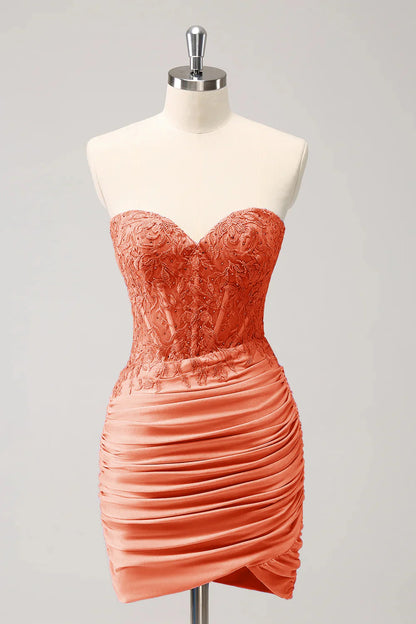 Aimishang Charming Homecoming Dress Tight Sweetheart Pleated Short Prom Dress with Appliques