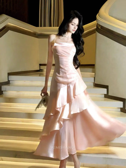 Aimishang Charming Spaghetti Straps Tiered Pleated Sleeveless Long Formal Prom Dress Chic Graduation Wedding Guest Dress Elegant Party Evening Gowns