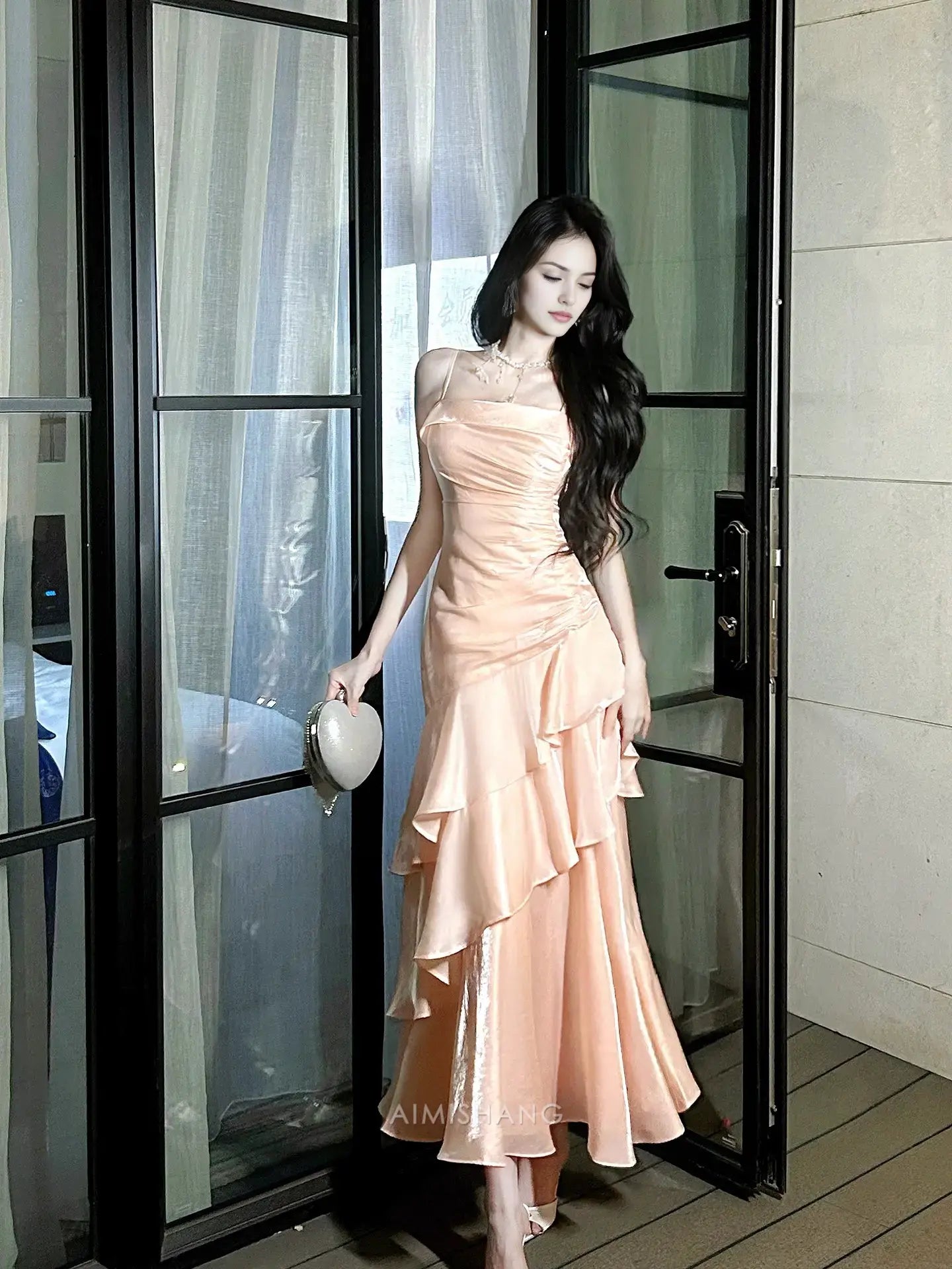 Aimishang Charming Spaghetti Straps Tiered Pleated Sleeveless Long Formal Prom Dress Chic Graduation Wedding Guest Dress Elegant Party Evening Gowns