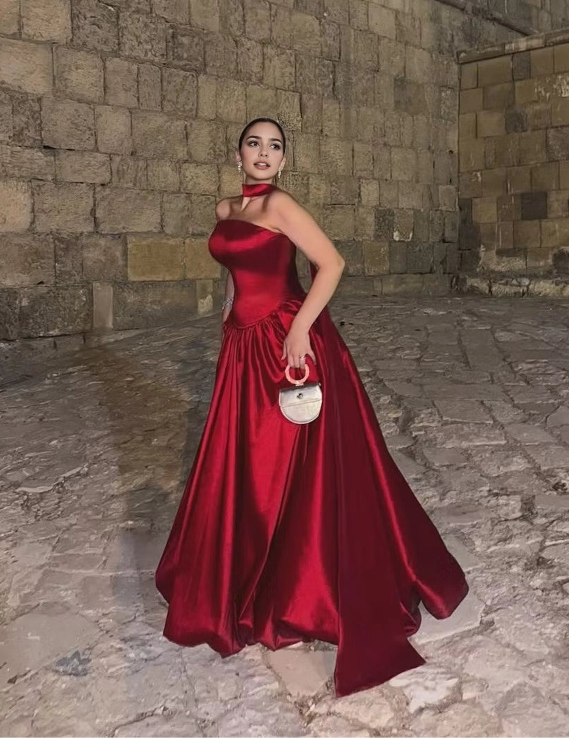 Aimishang Charming Strapless A Line Sleeveless Satin Long Evening Party Dress With Pleated Elegant Wedding Guest Dress