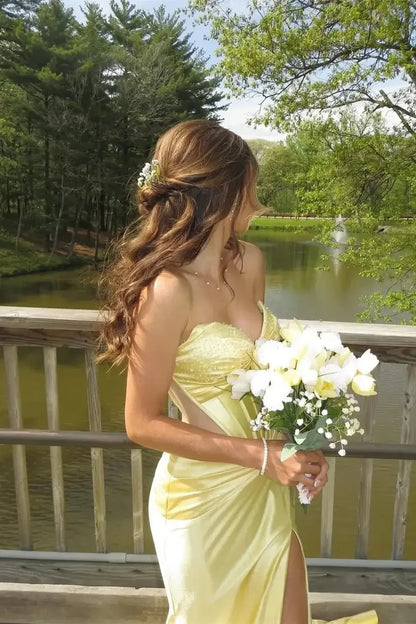 Aimishang Charming Yellow Mermaid Strapless Sleeveless Evening Party Dress Sexy Long Formal Graduation Dress With Slit