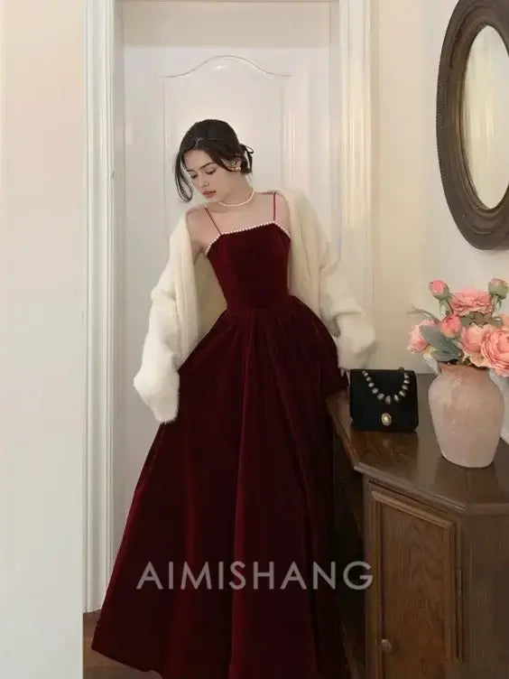 Aimishang Chic A Line Spaghetti Straps Velvet Long Prom Dress Elegant Evening Party Dress