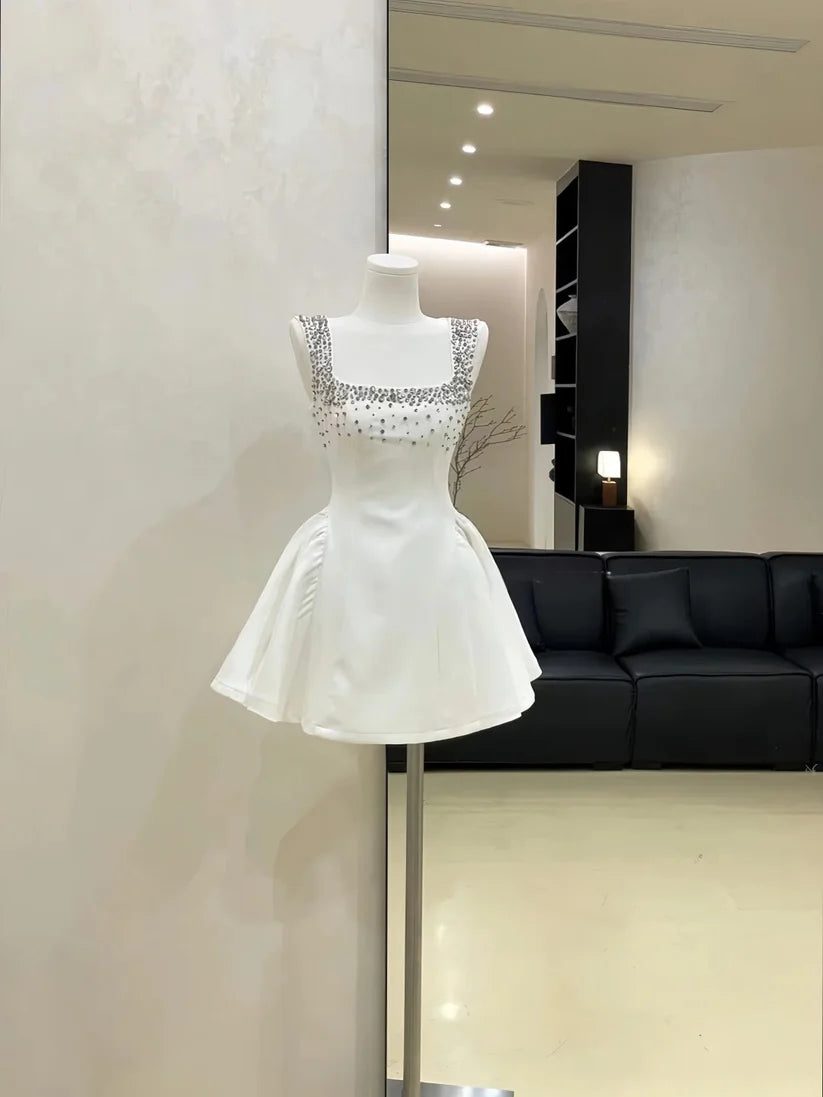 Aimishang Chic A Line Princess Straps Beaded Black/Burgundy Short Birthday Party Dress Pretty Sleeveless Graduation Homecoming Dress