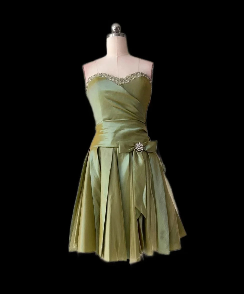 Aimishang Chic A Line Sweetheart Neck Satin Beaded Sleeveless Short Homecoming Dress Summer Graduation Party Dress