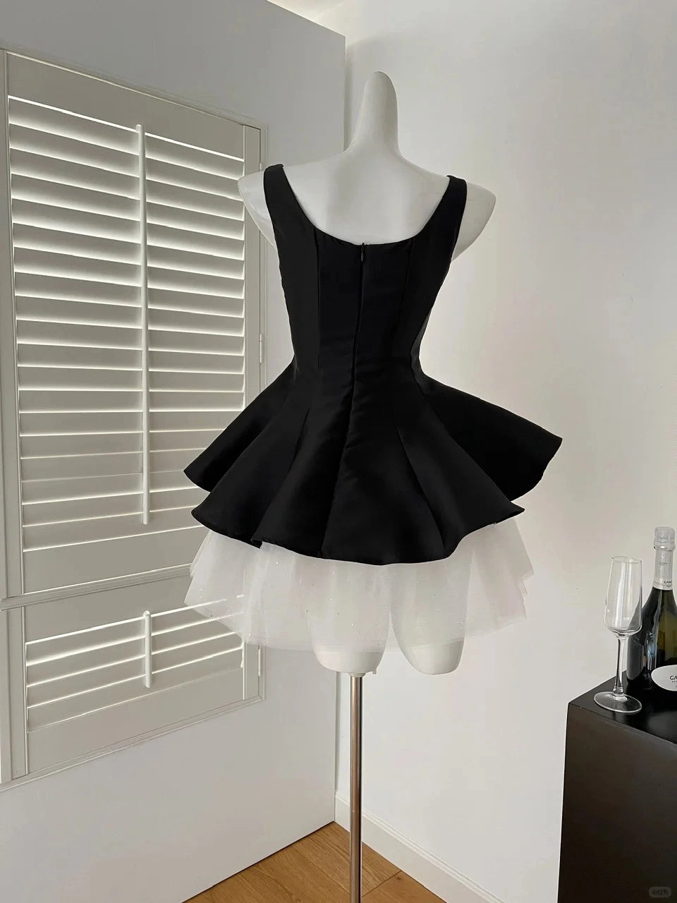 Aimishang Chic Black A Line Straps Square Sleeveless Short Homecoming Dress Summer Mini Birthday Party Dress