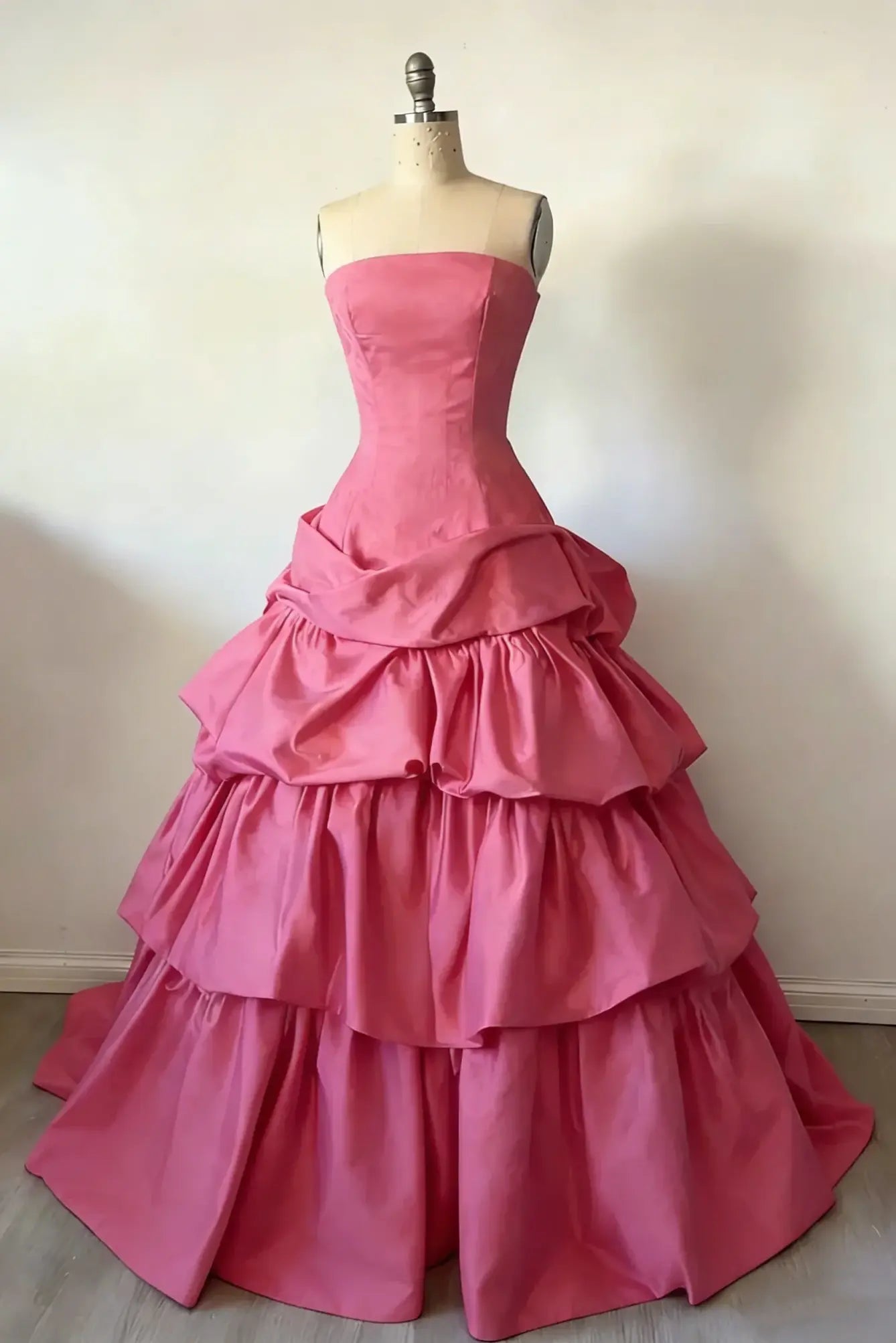 Aimishang Elegant A Line Strapless Sleeveless Ruffles Long Evening Gown Chic Formal Prom Dress